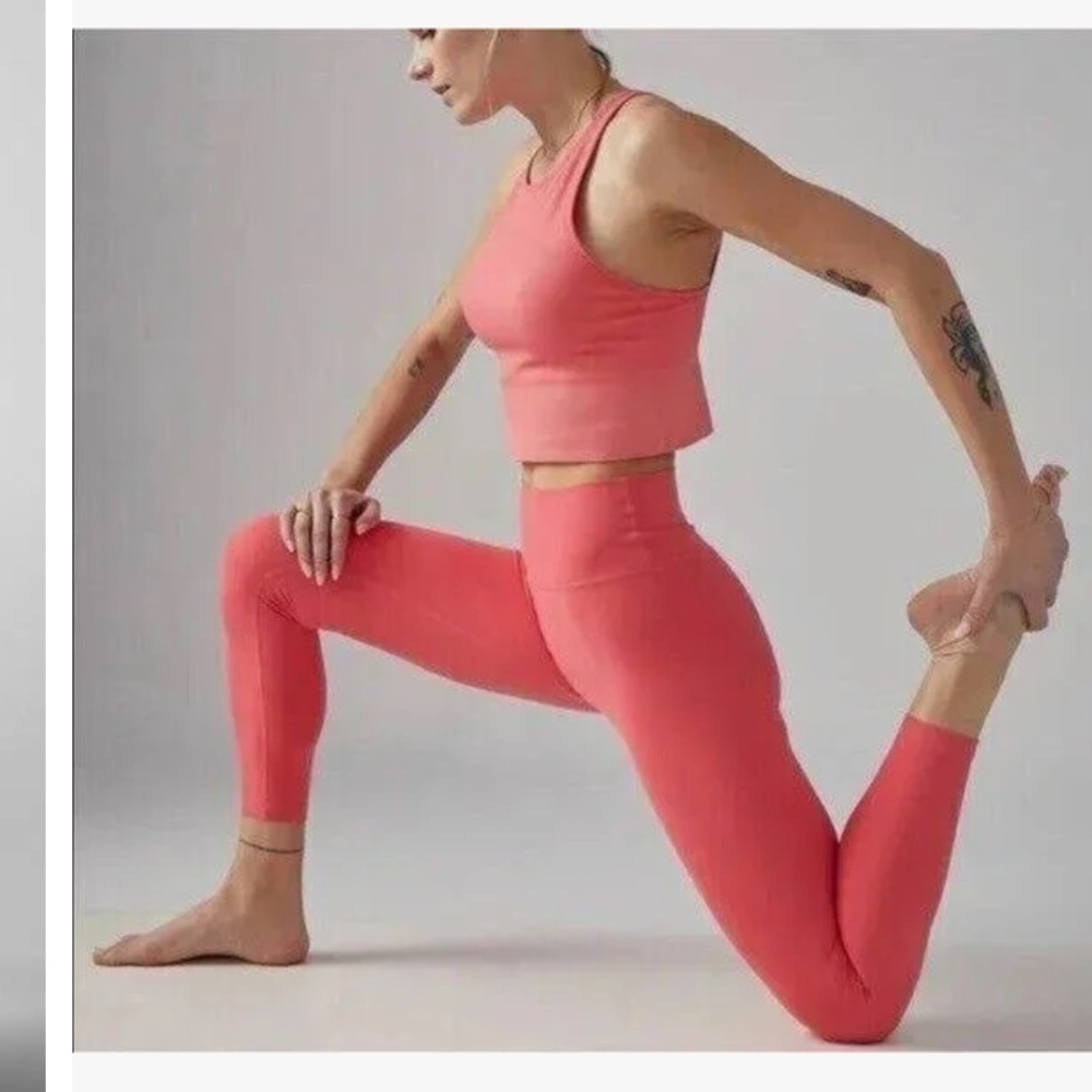Athleta-S-coral-transcend 7/8 tights/Leggins. Small pocket in front.#798638